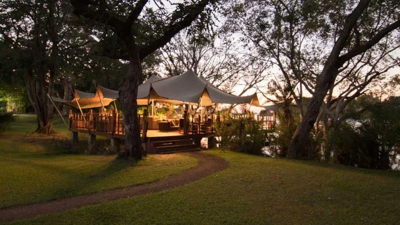 safpar-elephant-cafe-blog-vicfalls24